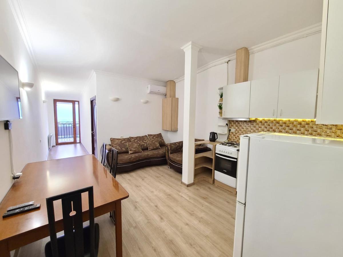 Apartmán Flat With Balcony On Cascade Jerevan Exteriér fotografie